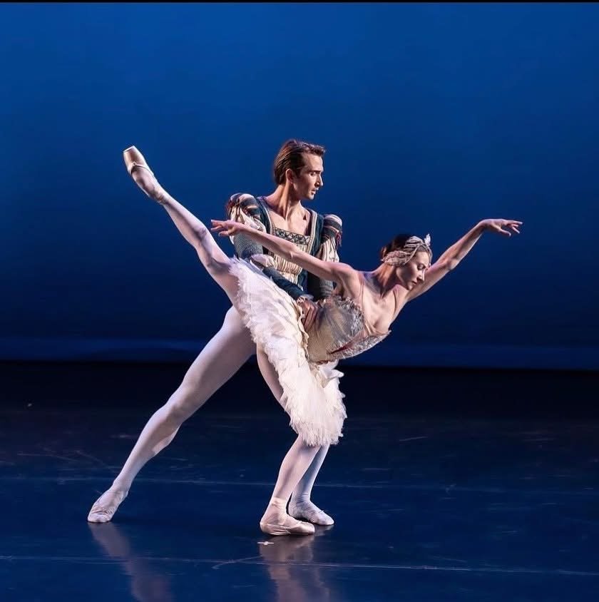 Swan Lake Pas de deux with Christine Shevchenko, Photo by Rebecca Marcela Oviatt